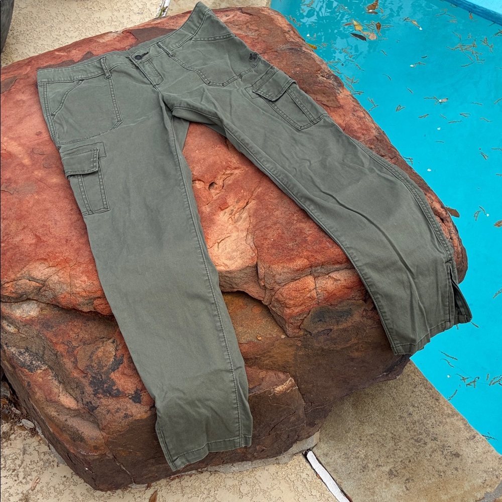 Abercrombie & Fitch Olive Green Straight-Leg Cargo Pants